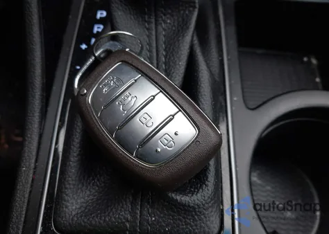 2017 Hyundai Tucson Value z USA, uszkodzony, nr VIN KM8J3CA22HU554539